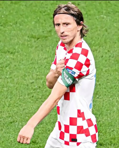 斯洛特：基耶萨生病了，加克波踢利兹联伤了将缺席几周